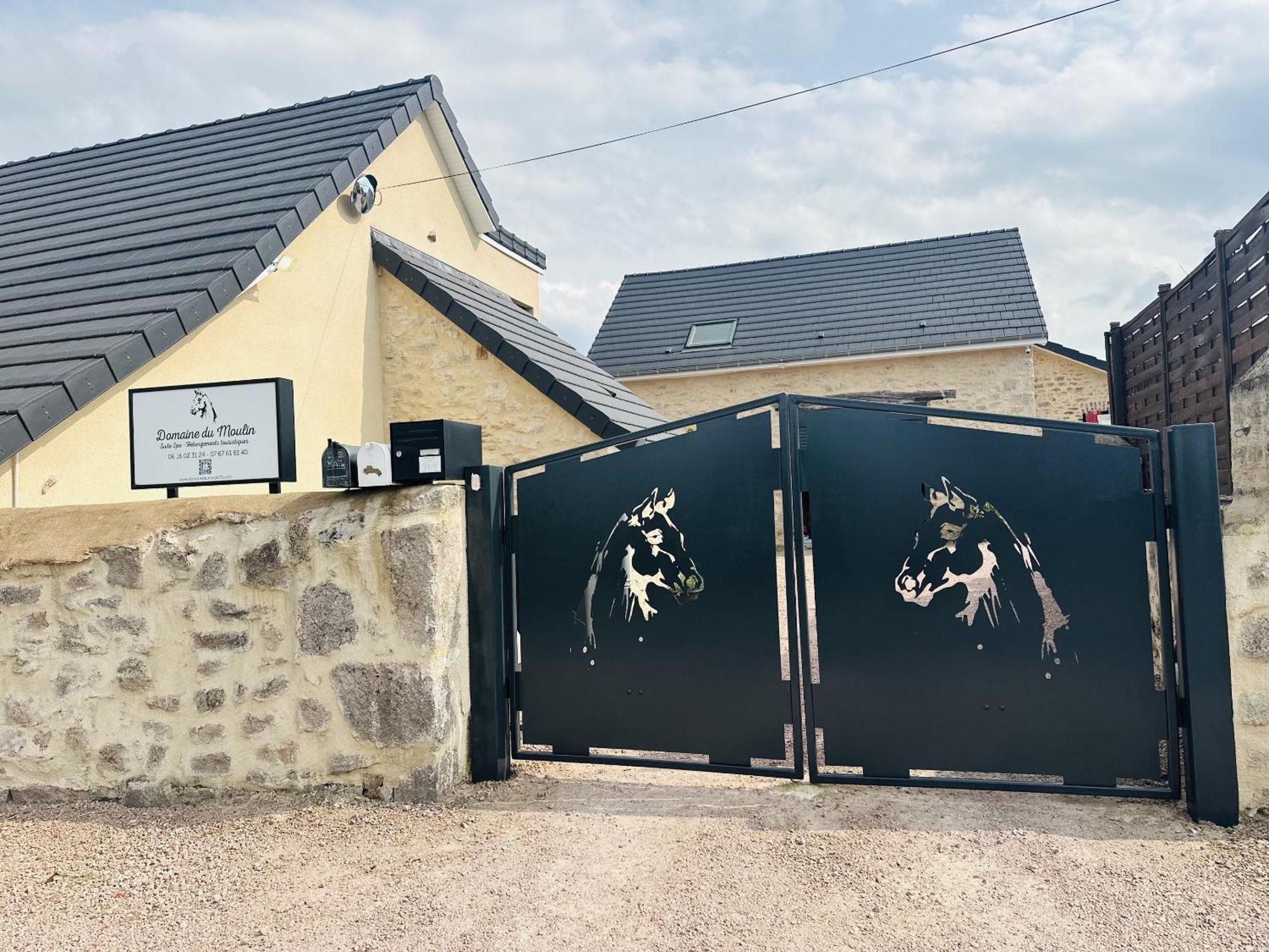 Holiday home Le Saint-Laurent-d'Andenay
